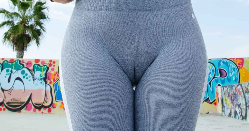 camel-toe-in-leggings